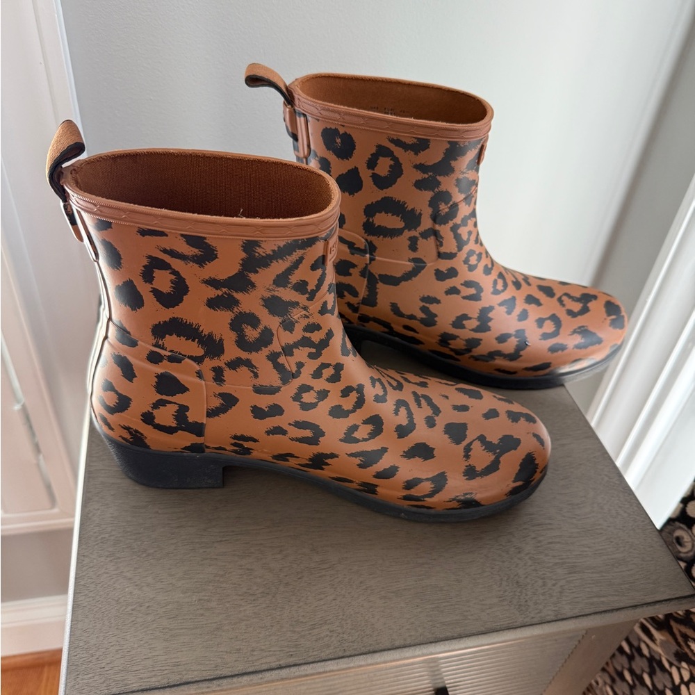 Hunter Tan and Black Leopard Winter Boots